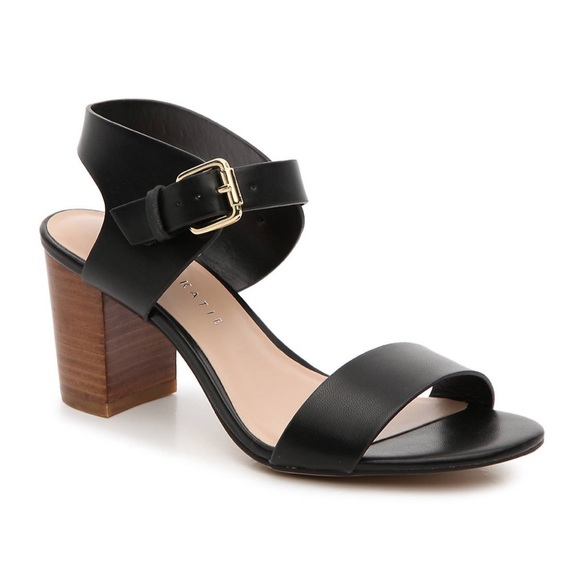 Kelly & Katie Shoes - NWT Kelly & Katie Frilisa Sandal 8.5